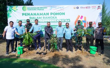 Peringati HUT Adyaksa Ke 64, KEJARI dan TTL Wujudkan Lingkungan Hijau Melalui Penanaman Pohon