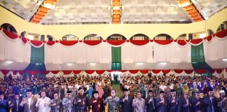 Beri Arahan 823 Penerima Beasiswa Pemprov Jatim, Pj. Gubernur Adhy Tekankan Kualitas SDM Profesional dan Agamis