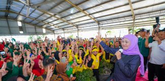 Pekerja Jatim Siap Menangkan Khofifah, Bentuk Terima Kasih Kuota Pendidikan Khusus Anak Buruh Pekerja Jatim Siap Menangkan Khofifah, Bentuk Terima Kasih Kuota Pendidikan Khusus Anak Buruh (foto : ist)
