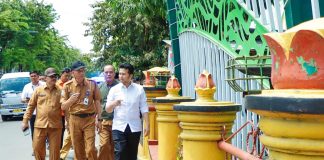 Mitigasi Bencana Banjir, Wagub Emil Cek Sungai di Pamekasan Mitigasi Bencana Banjir, Wagub Emil Cek Sungai di Pamekasan (foto : ist)