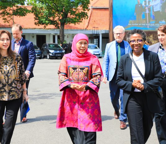 Gubernur Khofifah Optimis Dua Program Master Degree King’s College London Kuatkan Kualitas SDM Jatim Gubernur Khofifah Optimis Dua Program Master Degree King’s College London Kuatkan Kualitas SDM Jatim (foto : ist)