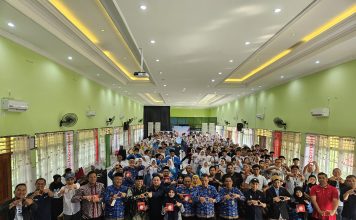 Telkomsel Kenalkan Skul.id ke Sekolah di Gresik, Dorong Pemanfaatan Aplikasi untuk Solusi Digitalisasi Dunia Pendidikan Telkomsel Kenalkan Skul.id ke Sekolah di Gresik Dorong Pemanfaatan Aplikasi untuk Solusi Digitalisasi Dunia Pendidikan (foto : ist)