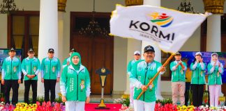 Optimistis Posisi Pemuncak FORNAS VIII, Gubernur Khofifah: Rebut Medali Maksimal dan Harumkan Nama Jawa Timur Optimistis Posisi Pemuncak FORNAS VIII, Gubernur Khofifah: Rebut Medali Maksimal dan Harumkan Nama Jawa Timur (foto : ist)