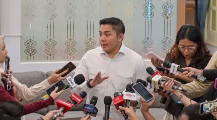Seskab Teddy Pastikan Prabowo Hanya Pakai 1 Pesawat Kepresidenan ke Luar Negeri