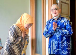 Try Sutrisno Wafat, Gubernur Khofifah Sampaikan Duka Cita Mendalam, Ajak Masyarakat Jatim Kibarkan Bendera Setengah Tiang Dua Hari