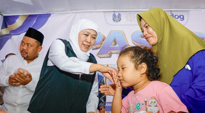 Gubernur Khofifah Terus Menggencarkan Gelaran Pasar Murah Jelang Lebaran, Pastikan Stok Bahan Pokok Aman dan Harga Terjangkau untuk Masyarakat Gresik
