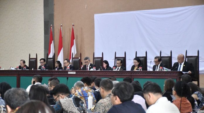 KPPU Putus 97 Pinjol Bersalah, Denda Capai Rp755 Miliar dalam Perkara Penetapan Bunga