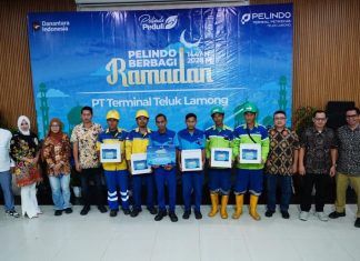 Terminal Teluk Lamong Salurkan Paket Sembako Gratis, Santunan Anak Yatim dan Berbagi Takjil Dalam Program Pelindo Berbagi Ramadhan 1447 H