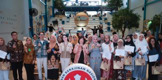 Ketua Dekranasda Jatim Arumi Bachsin Ajak Kartini Muda Penggiat Fashion dan Kriya Inovatif Terapkan Sustainable Design