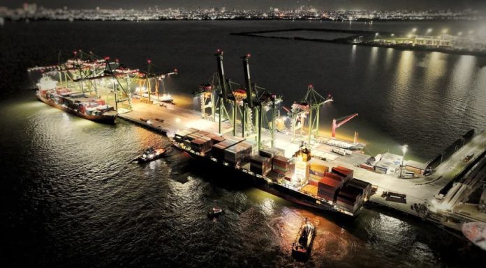 Layanan SCJX X-Press Feeders Masuk TPK Teluk Lamong, Perkuat Akses Perdagangan Surabaya-Tiongkok