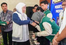 Lepas 45 Kontingen LKS Jatim Tingkat Nasional 2026, Gubernur Khofifah Optimis Jatim Raih Juara Umum