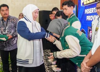 Lepas 45 Kontingen LKS Jatim Tingkat Nasional 2026, Gubernur Khofifah Optimis Jatim Raih Juara Umum