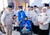Gubernur Khofifah Bersama Menteri Haji dan Umrah Sambut Kepulangan Jamaah Haji Kloter Terakhir Debarkasi Surabaya Musim 1447 H/2026