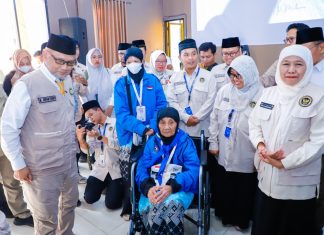 Gubernur Khofifah Bersama Menteri Haji dan Umrah Sambut Kepulangan Jamaah Haji Kloter Terakhir Debarkasi Surabaya Musim 1447 H/2026