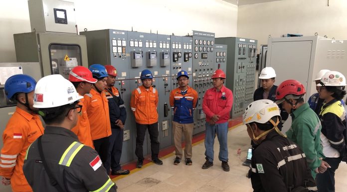 Maknai Hari Pelanggan Nasional, PLN UIT JBM Berikan Peningkatan Sistem Proteksi Bagi Pelanggan Industri Strategis di Gresik